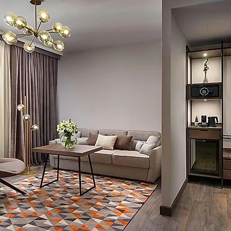 Hyatt Regency 5*
