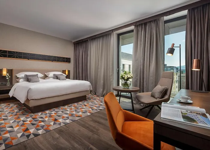 Hyatt Regency Хотел 5*