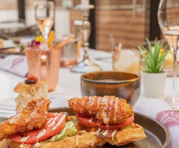 Hyatt Regency Хотел 5*