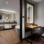 Hyatt Regency 5*