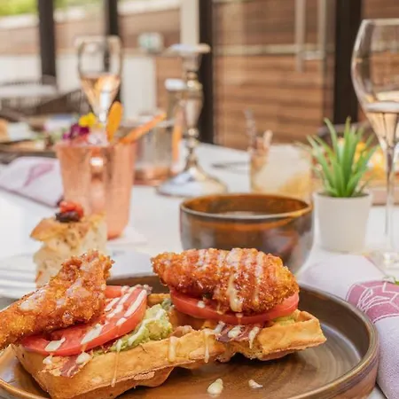 Hyatt Regency Ξενοδοχείο 5*